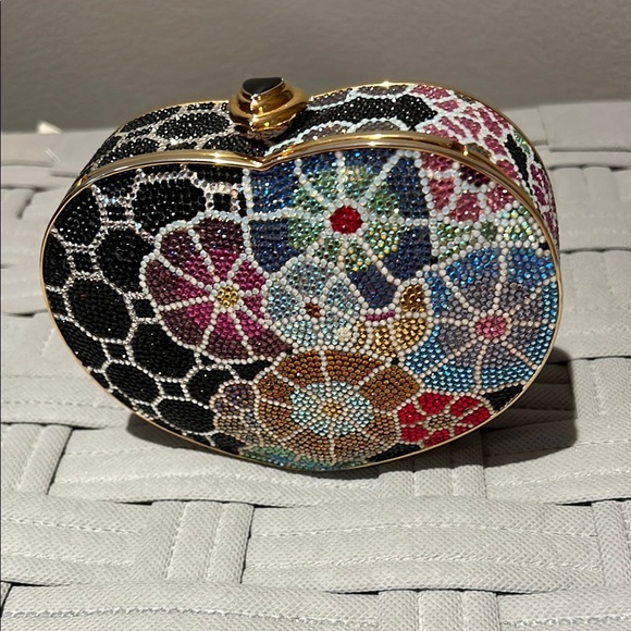 Judith Leiber Handbags - Judith Lieber  VINTAGE EUC Floral Heart Clutch